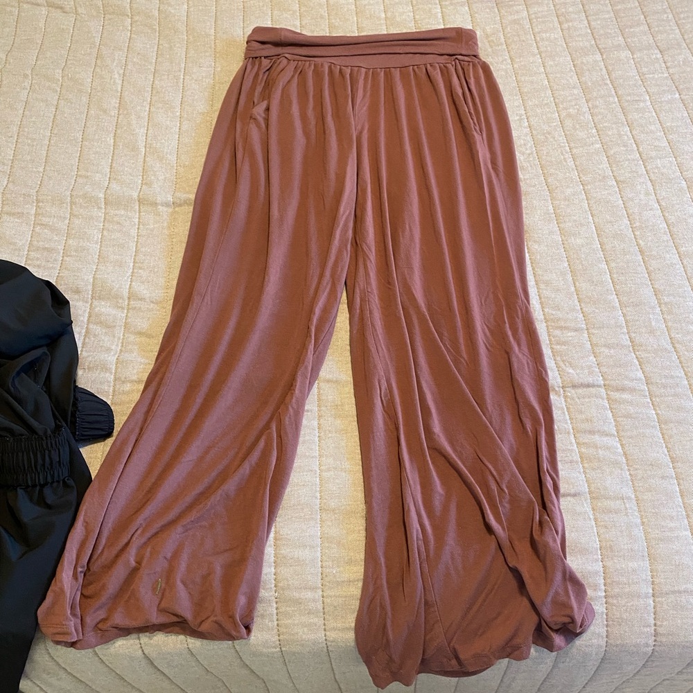 Studio Wide Leg High-Waisted Pant